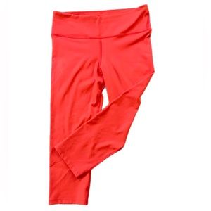 Avia coral color sport capri length. Size medium